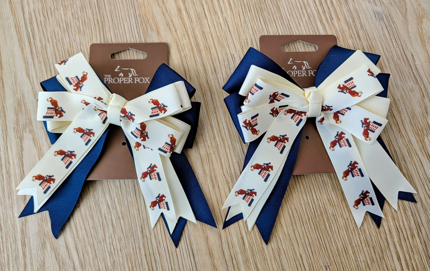 Equestrian Horse Show Bow, Jumping Horse Pattern